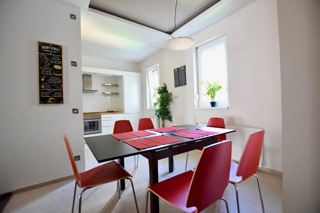 Standard Apartment By Hi5 - Close To Buda Castle Boedapest Buitenkant foto